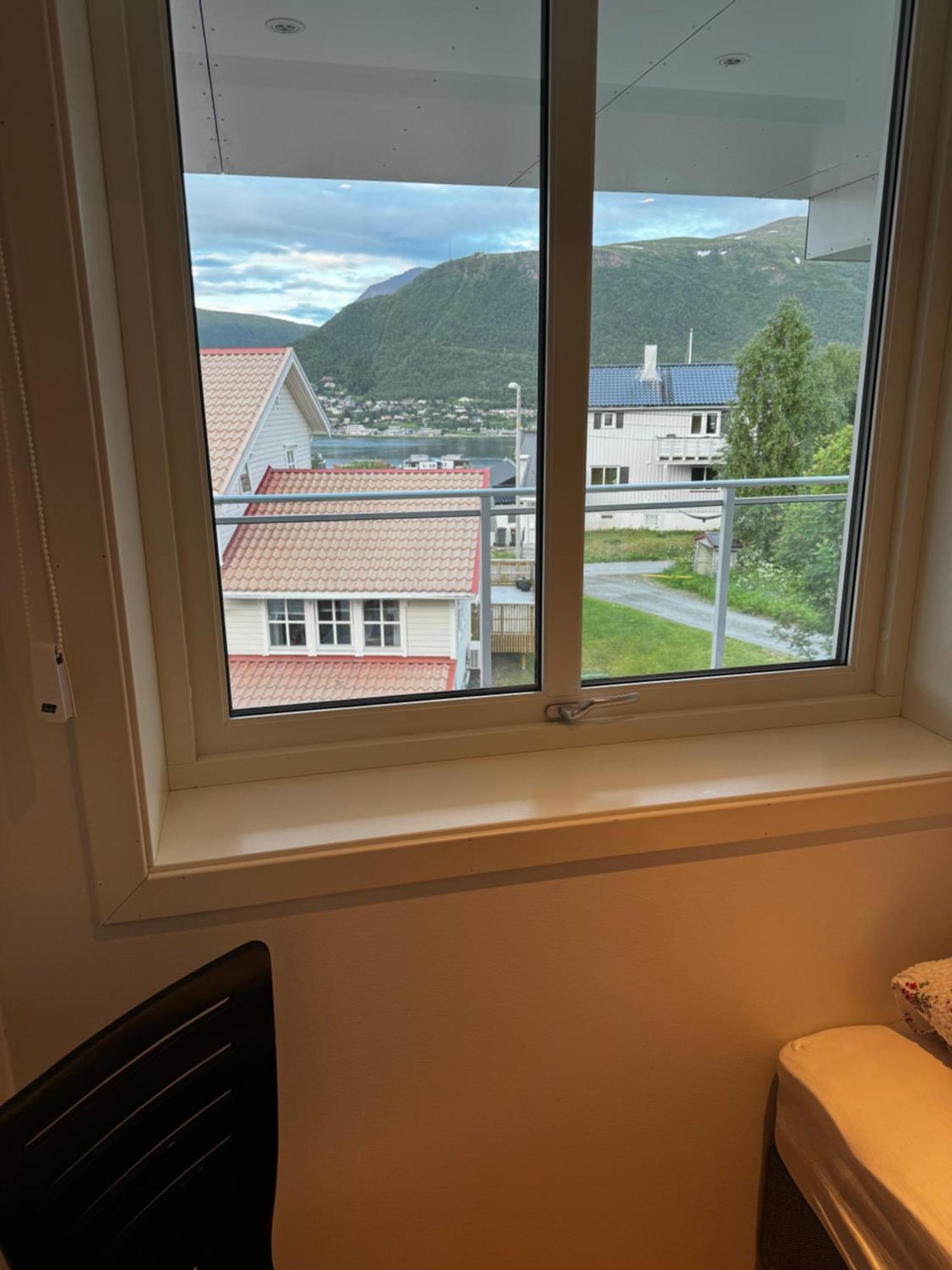 Sentral Leilighet Med Fantastisk Utsikt Tromsø Exterior foto