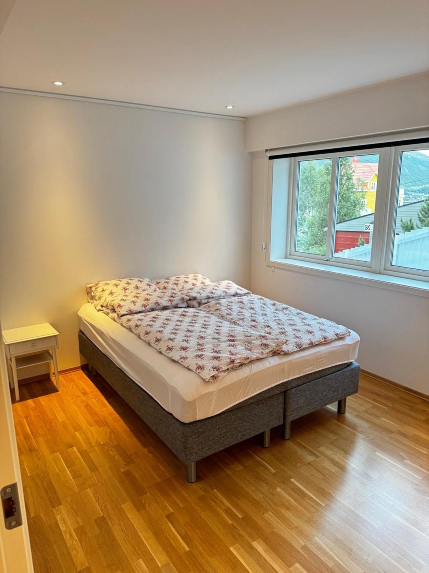 Sentral Leilighet Med Fantastisk Utsikt Tromsø Exterior foto